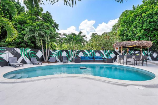 14830 N Spur Dr, Unincorporated Dade County, Florida 33161, image 1