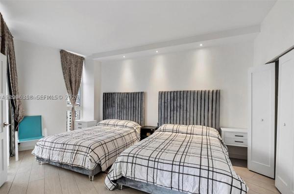 Arlen House East, 100 Bayview Dr #PH-31, Sunny Isles Beach, Florida 33160, image 1