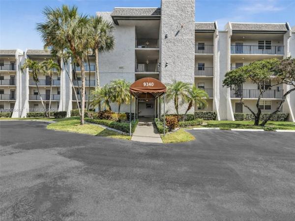 Lagoon Place, 9340 Lagoon Pl #303, Davie, Florida 33324, image 1