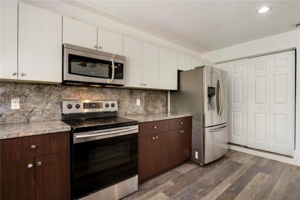 330 SW 104th Ct, Sweetwater, Florida 33174, image 3