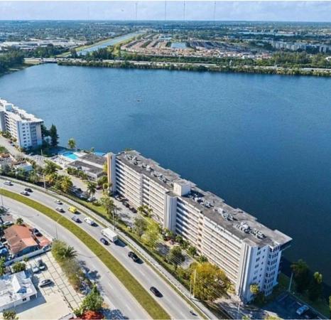 1175 NE Miami Gardens Dr #703, Unincorporated Dade County, Florida 33179, image 1