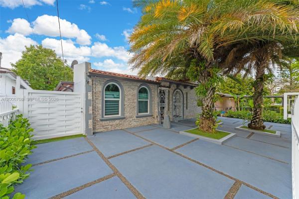 Grapeland Heights, 1870 NW 32nd Ave, Miami, Florida 33125, image 2