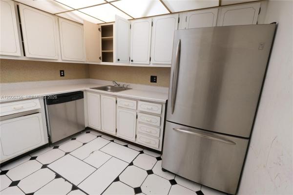 Breakwaters Of The Palm Beaches, 500 Executive Center Dr #1J, West Palm Beach, Florida 33401, image 1