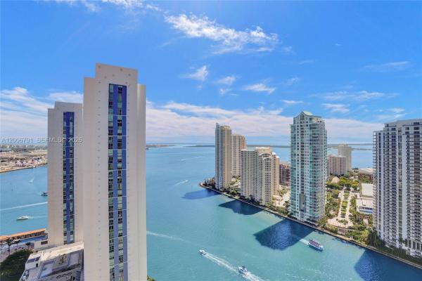 Met 1, 300 S Biscayne Blvd #T-3216, Miami, Florida 33131, image 1