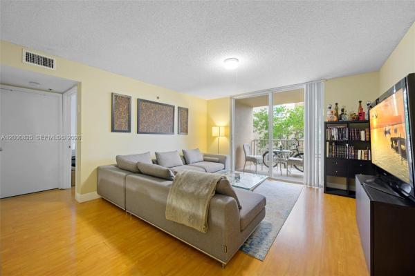 The Yacht Club At Aventura, 19555 E Country Club Dr #8303, Aventura, Florida 33180, image 1