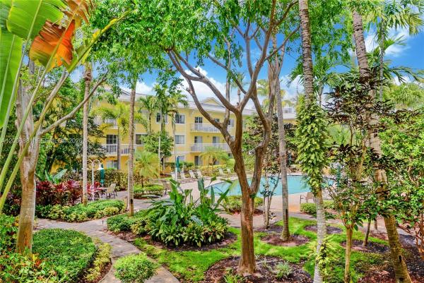Pine Crest Village At Victoria Park, 150 NE 15th Ave #235, Fort Lauderdale, Florida 33301, image 1