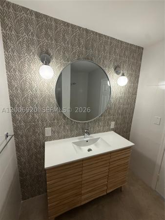 Fairgreen, 2816 Pine Tree Dr #2, Miami Beach, Florida 33140, image 2