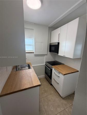 Fairgreen, 2816 Pine Tree Dr #2, Miami Beach, Florida 33140, image 2