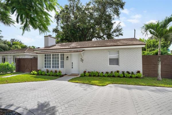 212 NW 103rd St, Unincorporated Dade County, Florida 33150, image 1