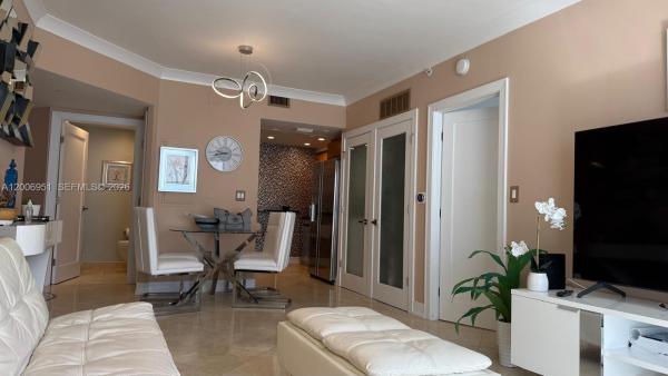 Akoya, 6365 Collins Ave #906, Miami Beach, Florida 33141, image 2