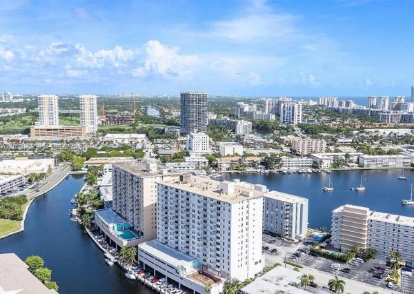 Golden Horn, 427 Golden Isles Dr #7J, Hallandale Beach, Florida 33009, image 1