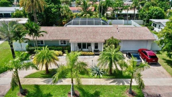 Hollywood Hills, 428 N Crescent Dr, Hollywood, Florida 33021, image 1