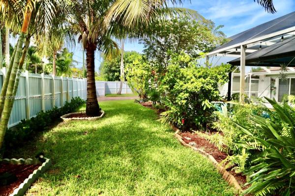 Hollywood Hills, 428 N Crescent Dr, Hollywood, Florida 33021, image 2