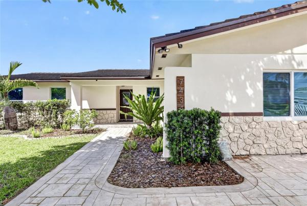 7434 SW 129th Ct, Unincorporated Dade County, Florida 33183, image 1