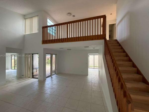 17317 NW 63rd Ave, Hialeah, Florida 33015, image 1