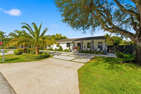 Country Club Grove, 8625 SW 147th St, Palmetto Bay, Florida 33158, image 3
