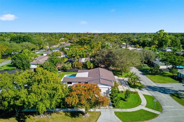 Country Club Grove, 8625 SW 147th St, Palmetto Bay, Florida 33158, image 2