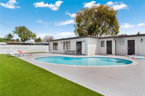 Boulevard Heights, 7051 Tyler St, Hollywood, Florida 33024, image 1