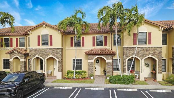 Martinique At Oasis, 500 SE 32nd Ave, Homestead, Florida 33033, image 1