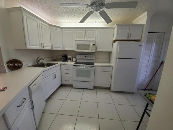 1750 NE 191st St #105-1, Unincorporated Dade County, Florida 33179, image 1