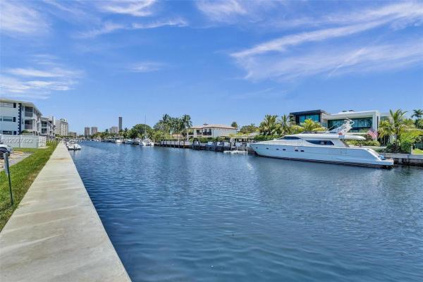 Isle Of Paradise, 455 Paradise Isle Blvd #104, Hallandale Beach, Florida 33009, image 1