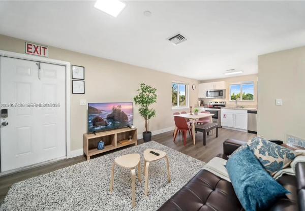 Hollywood Terrace, 2320 Garfield St, Hollywood, Florida 33020, image 1