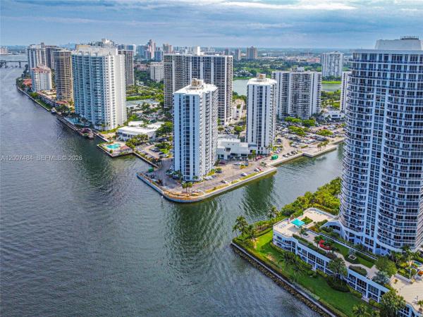 Waterview 1, 20505 E Country Club Dr #931, Aventura, Florida 33180, image 2