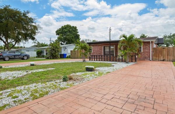 Driftwood Acres, 6870 Thomas St, Hollywood, Florida 33024, image 1