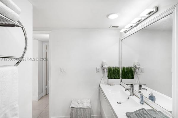 Ocean Reserve, 19370 Collins Ave #1612, Sunny Isles Beach, Florida 33160, image 2