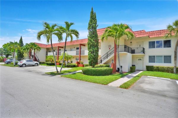 Hollybrook Golf & Tennis Club, 8941 S Hollybrook Blvd #203, Pembroke Pines, Florida 33025, image 1