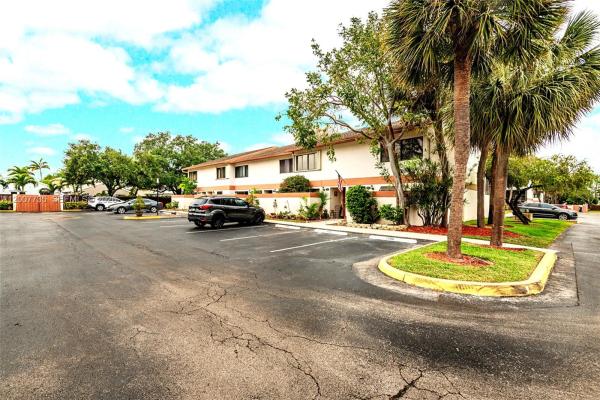 Townhomes At Orange Drive, 7111 SW 42nd Pl, Davie, Florida 33314, image 1