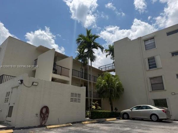 709 Curtiss Parkway, 709 Curtiss Pkwy #20, Miami Springs, Florida 33166, image 2