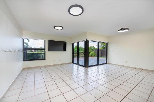 10340 NW 5th Ter #1-26, Unincorporated Dade County, Florida 33172, image 3