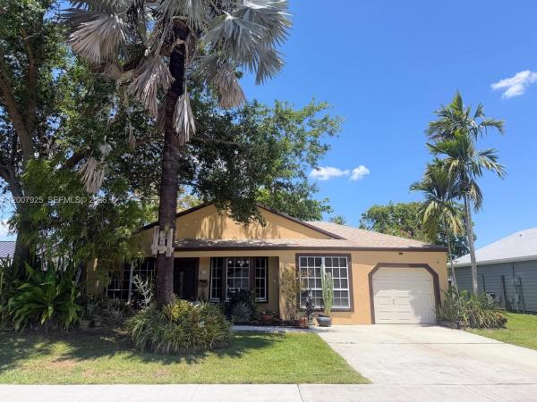 Honey Lake Family Homes, 13541 SW 10th Pl, Davie, Florida 33325, image 1
