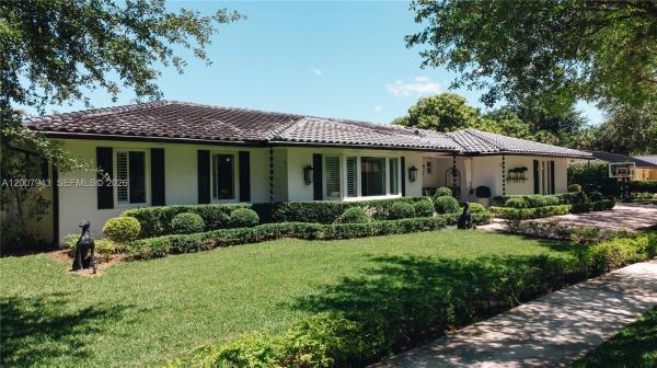 Loch Lomond, 16241 W Troon Cir, Miami Lakes, Florida 33014, image 1