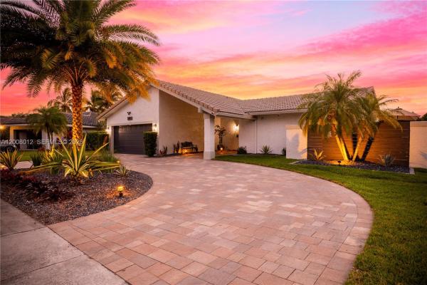 Jacaranda Lakes, 9171 NW 13th St, Plantation, Florida 33322, image 1