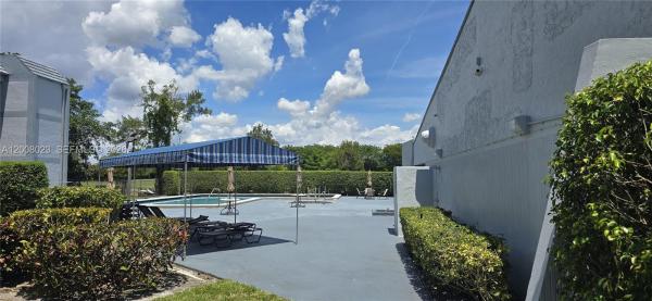 Sands Point, 8310 Sands Point Blvd #110L, Tamarac, Florida 33321, image 1