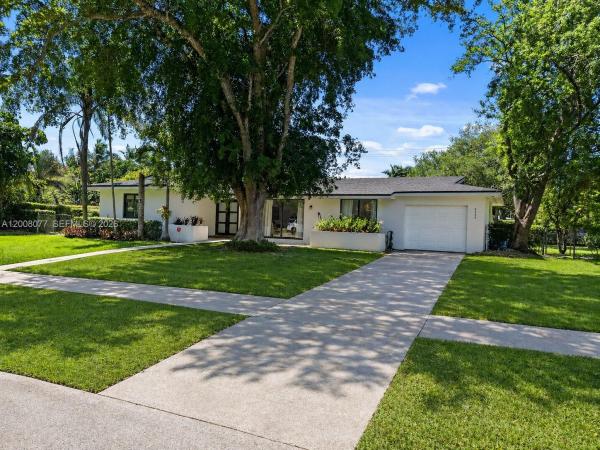 Coral Reef Estates, 8620 SW 159th St, Palmetto Bay, Florida 33157, image 1