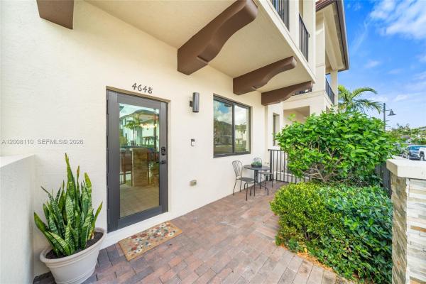 4648 NW 83rd Ave, Doral, Florida 33166, image 1