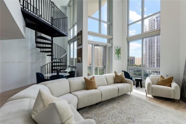 Met 1, 300 S Biscayne Blvd #L-1014, Miami, Florida 33131, image 1