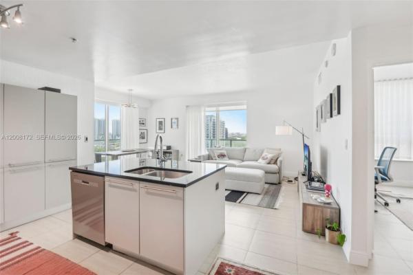 Quantum On The Bay, 1900 N Bayshore Dr #1511, Miami, Florida 33132, image 1