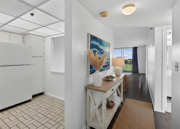Rolling Hills Golf And Tennis Club, 3300 W Rolling Hills Cir #606, Davie, Florida 33328, image 1