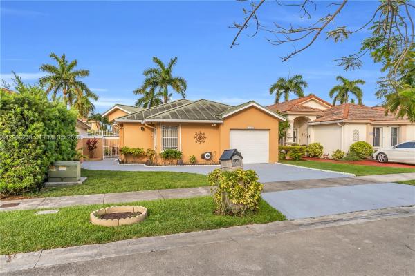 1013 NW 132nd Ave W, Unincorporated Dade County, Florida 33182, image 1