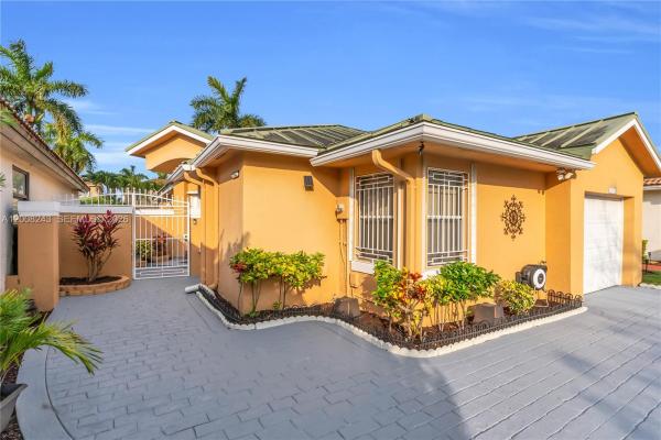 1013 NW 132nd Ave W, Unincorporated Dade County, Florida 33182, image 3