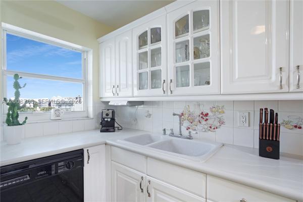 James Central Towers, 245 18th St #605, Miami Beach, Florida 33139, image 3