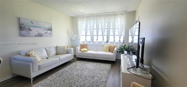 Sheridan Lakes, 2200 Park Ln #302, Hollywood, Florida 33021, image 2