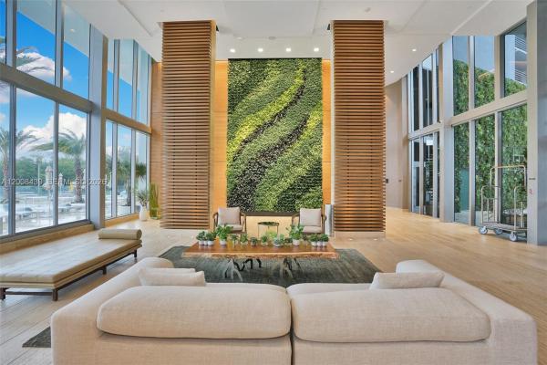 The Harbour South Tower, 16385 Biscayne Blvd #2721, North Miami Beach, Florida 33160, image 1