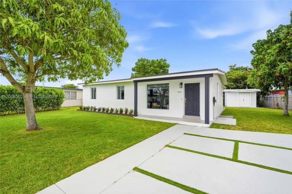 10860 SW 40th Ter, Unincorporated Dade County, Florida 33165, image 1