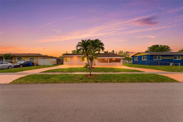 Scott Lake Manor, 1440 NW 179th Ter, Miami Gardens, Florida 33169, image 1