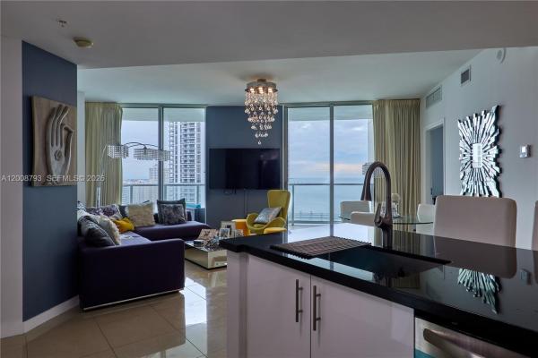 Met 1, 300 S Biscayne Blvd #T-2108, Miami, Florida 33131, image 1